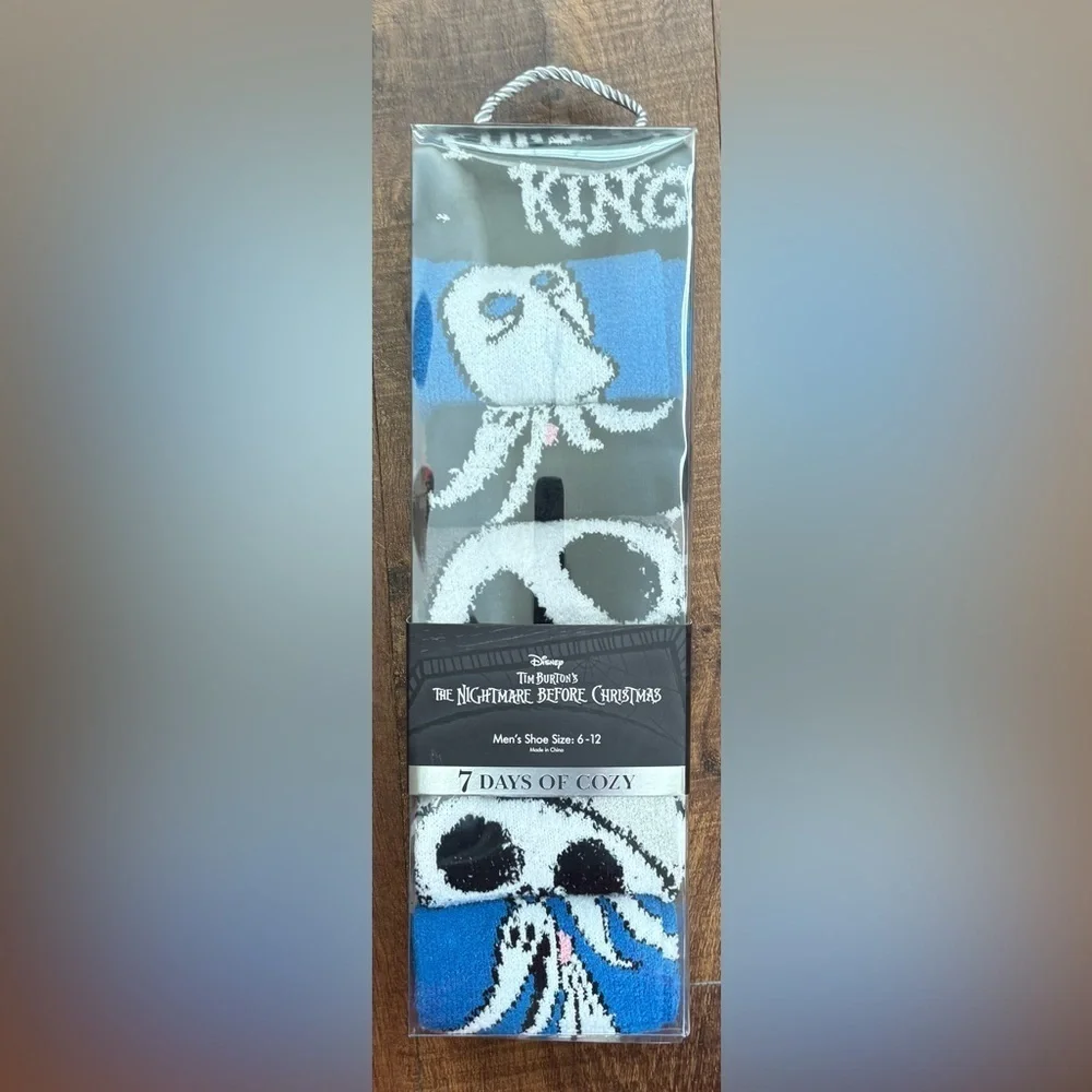 NWT Disneys the nightmare before christmas mens crew socks 7 pairs  size 6-12